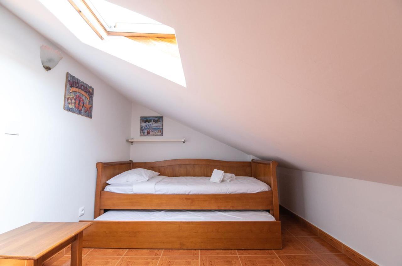 Steps To Beach 4Beds -Ac Self Check-In 2024 Reno Nazaré Exteriör bild